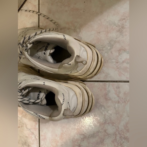 Balenciaga triple s athletic shoes for men - Picture 4 of 4